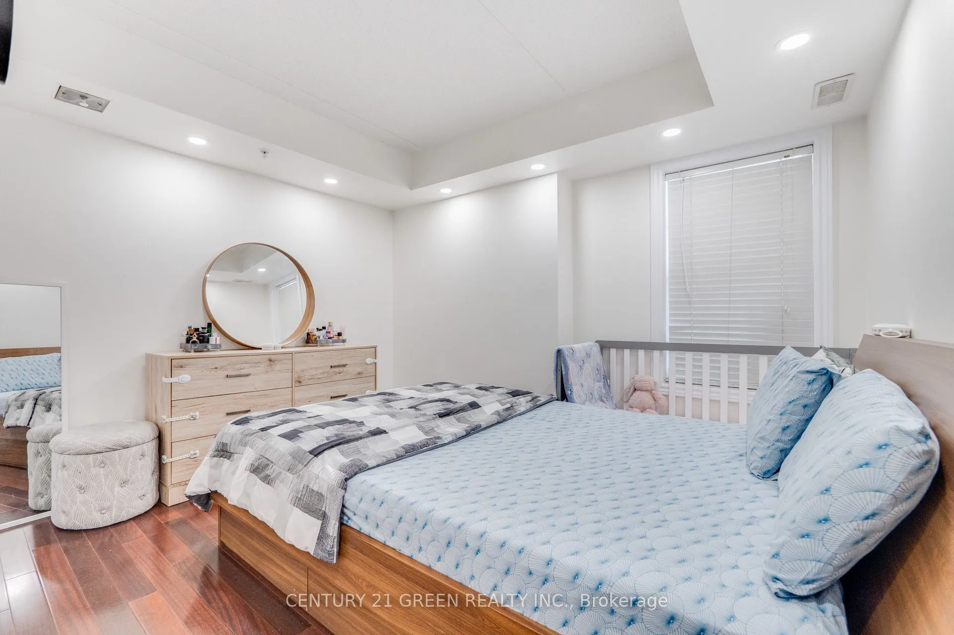 1479 Maple Avenue, #206