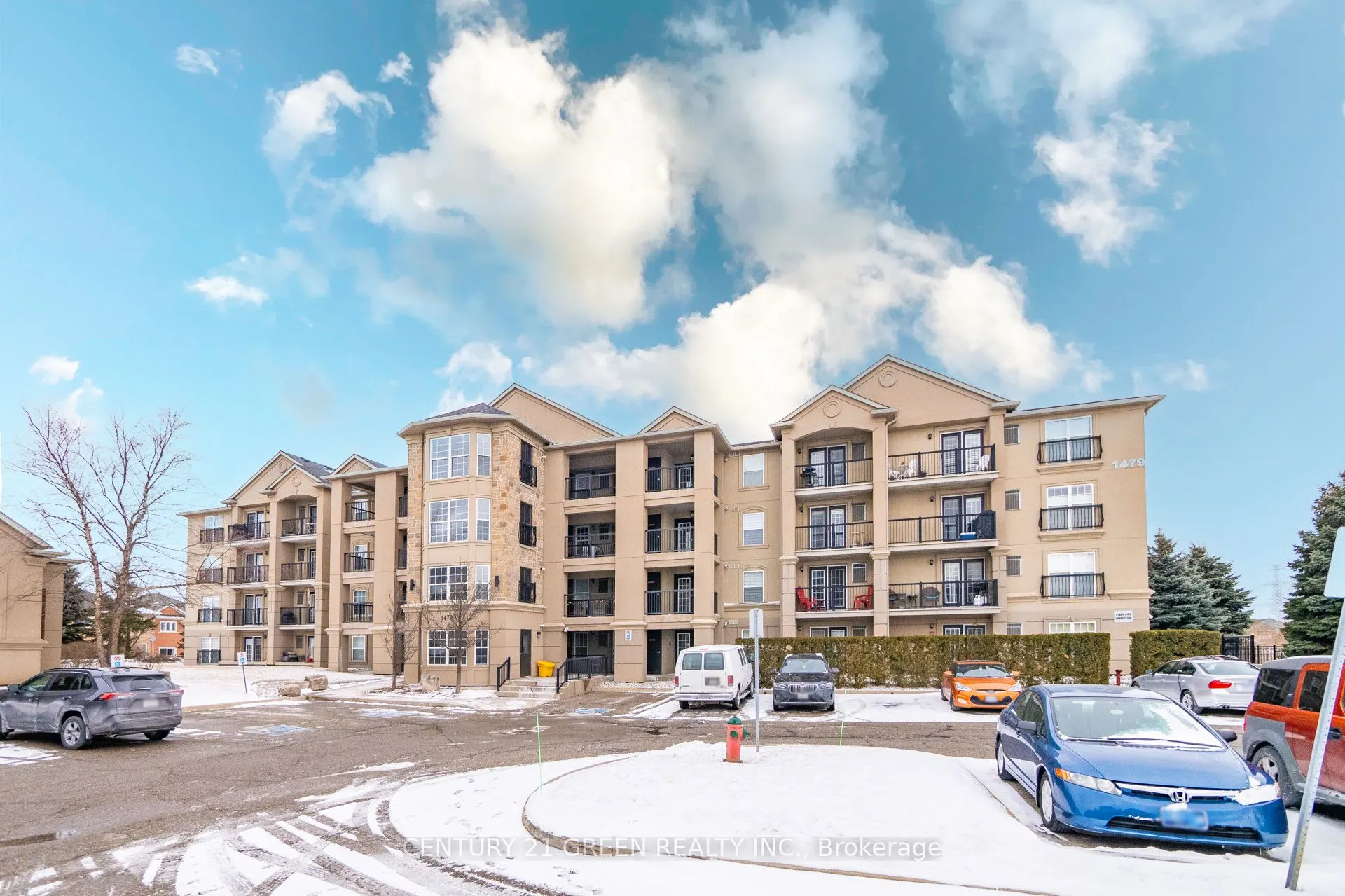 1479 Maple Avenue, #206