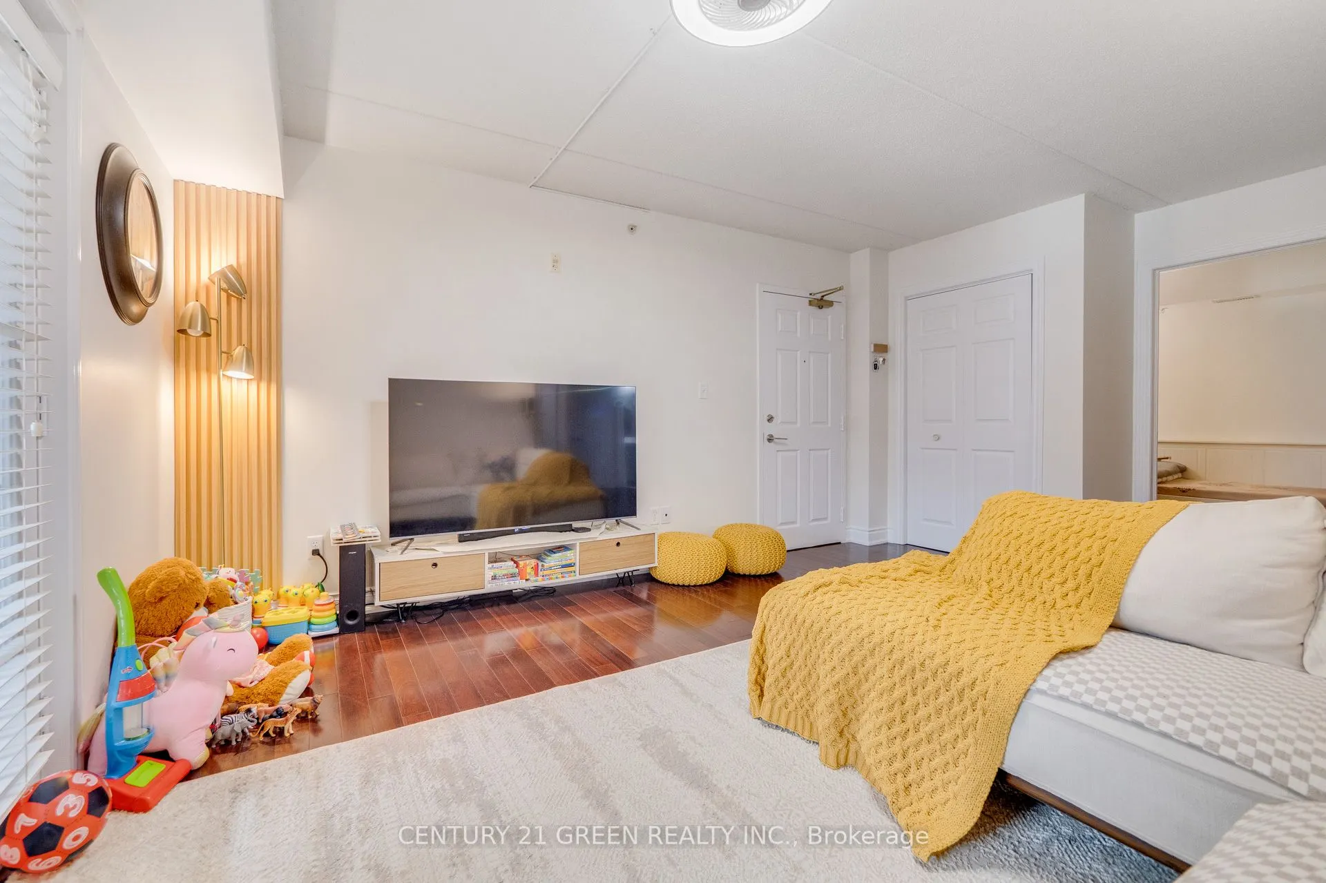 1479 Maple Avenue, #206