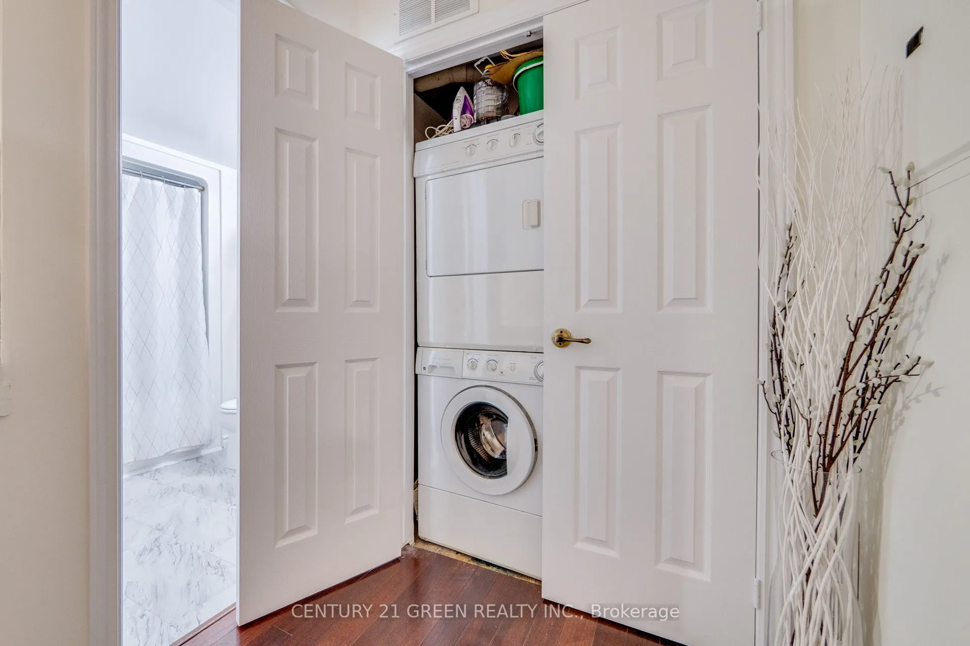 1479 Maple Avenue, #206
