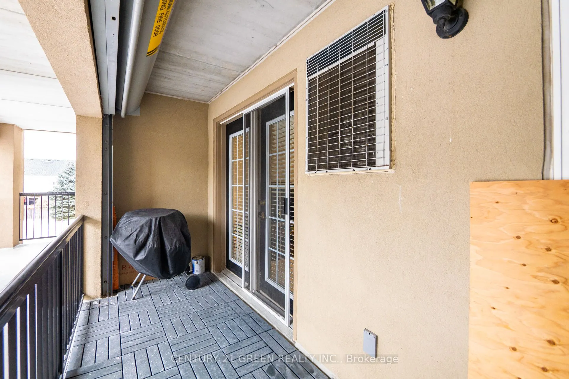 1479 Maple Avenue, #206