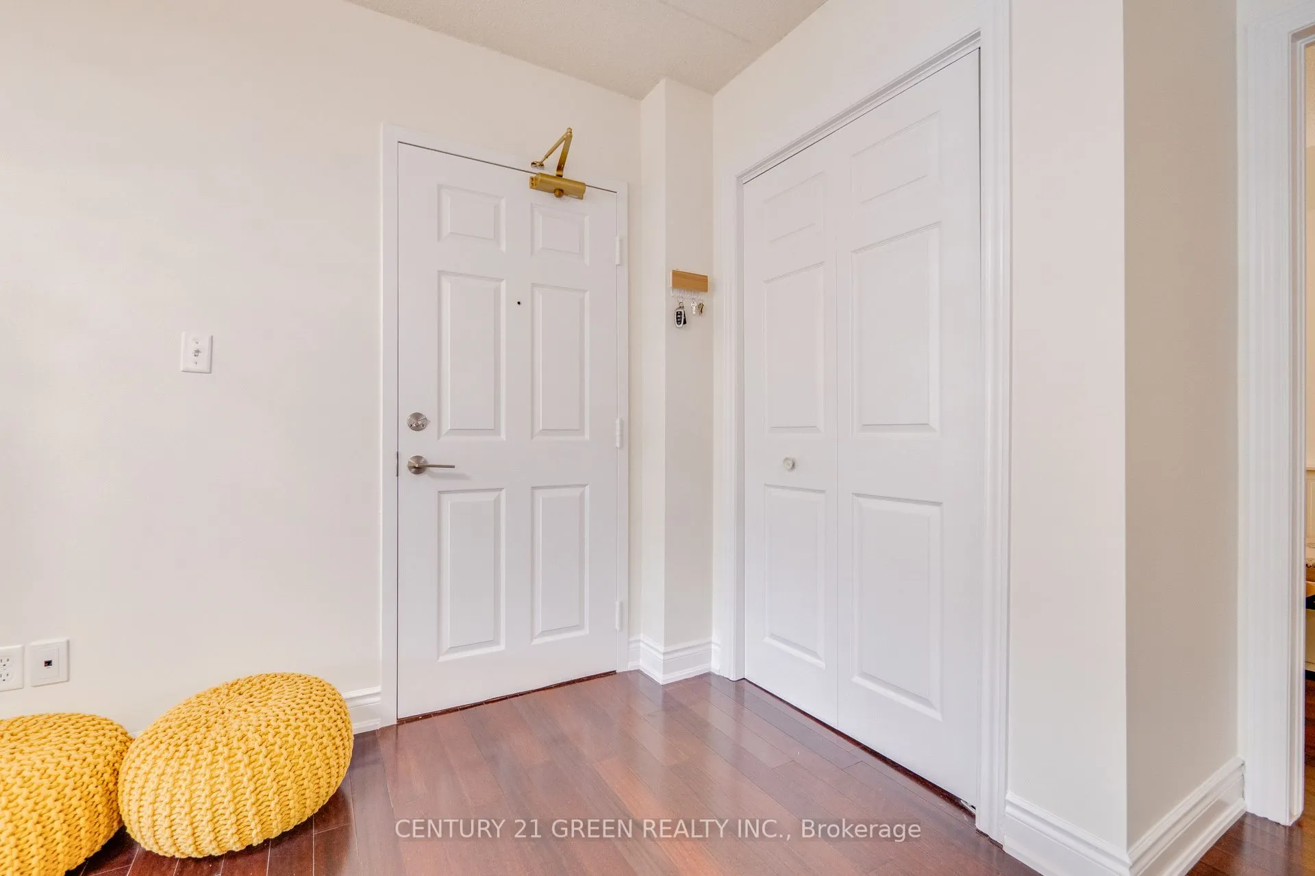 1479 Maple Avenue, #206