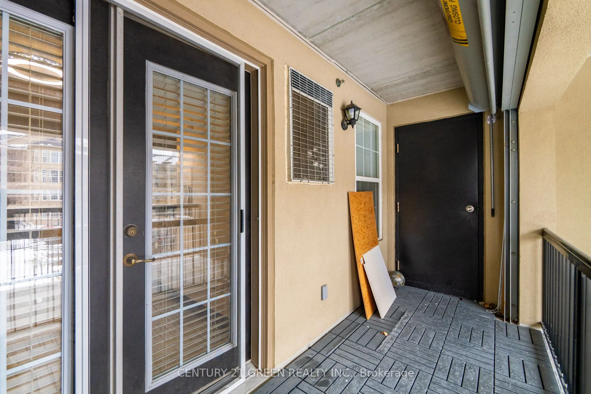 1479 Maple Avenue, #206