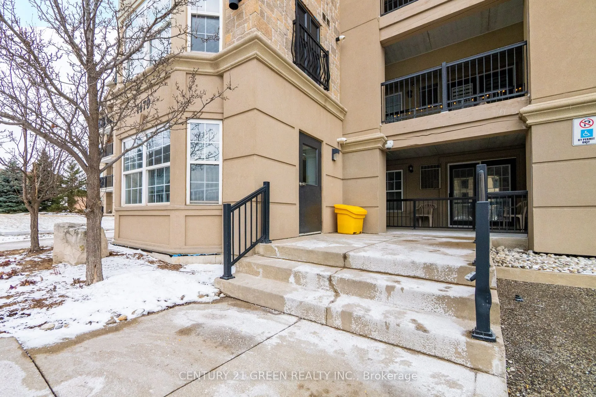 1479 Maple Avenue, #206
