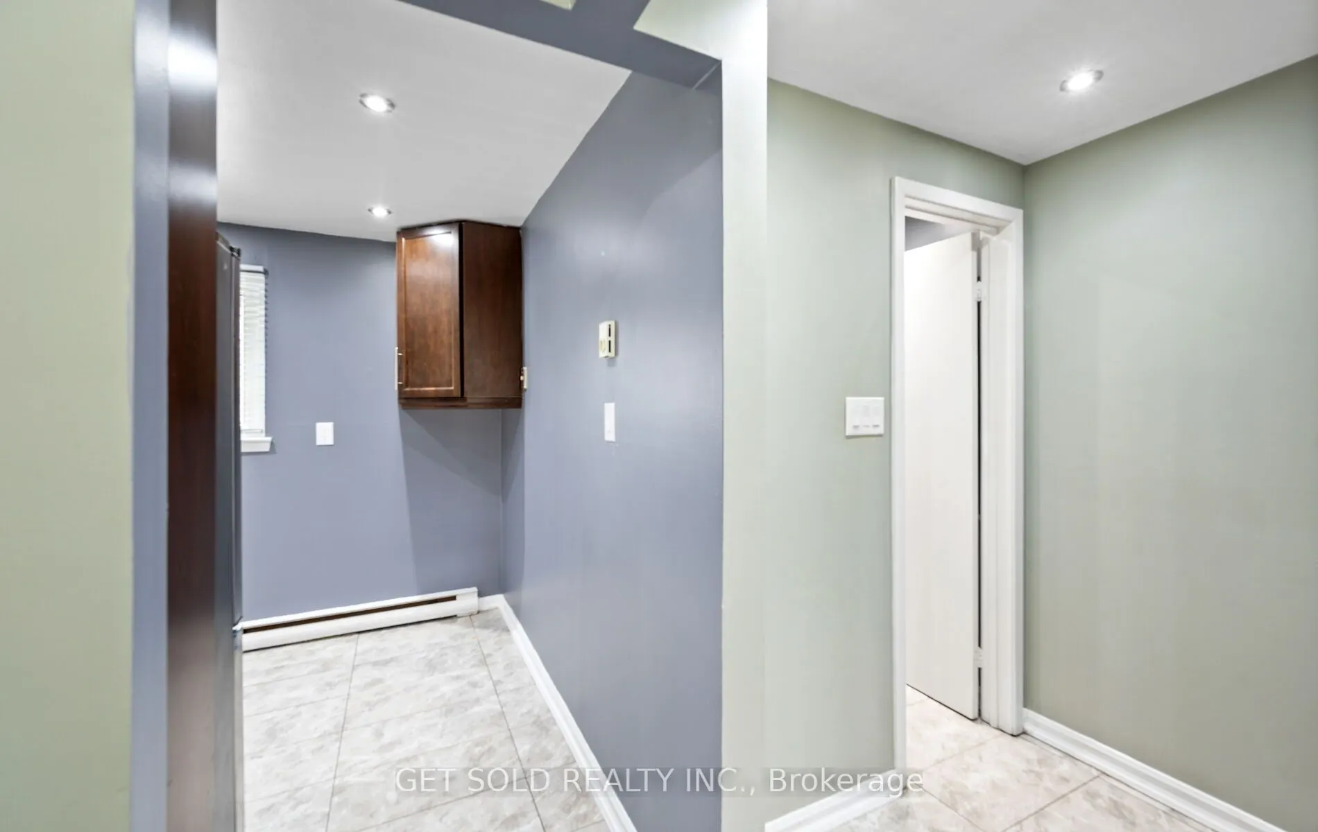6 Darras Court, #6