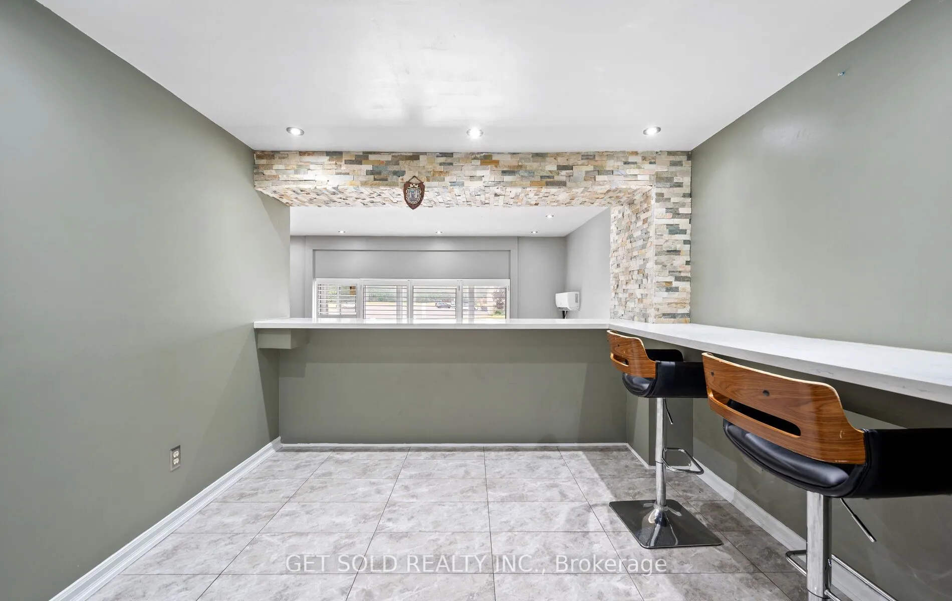 6 Darras Court, #6