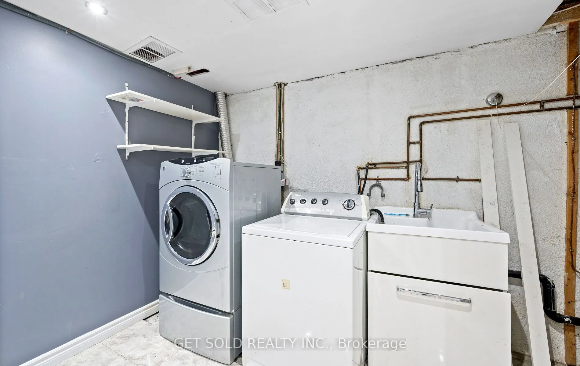 6 Darras Court, #6