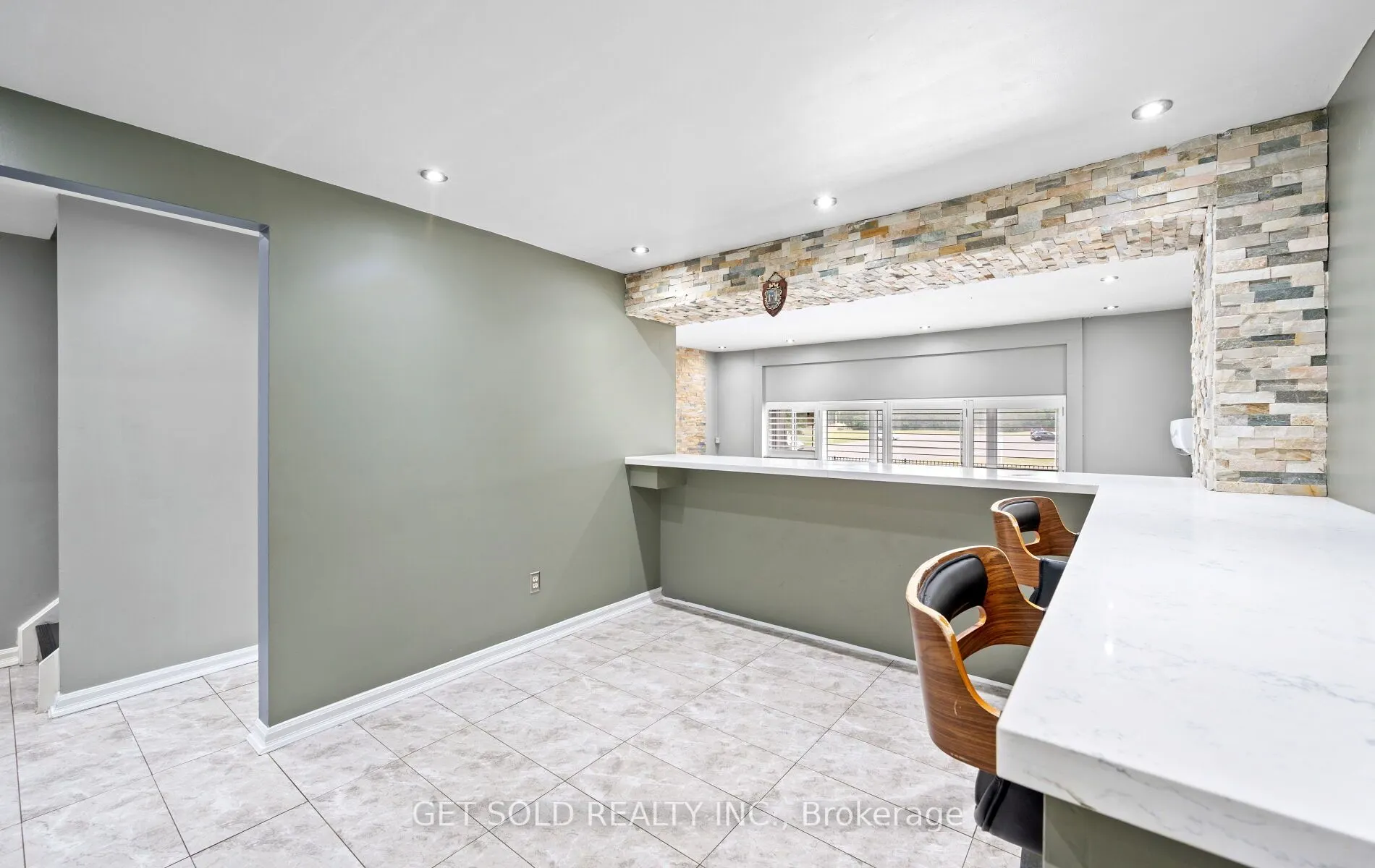 6 Darras Court, #6