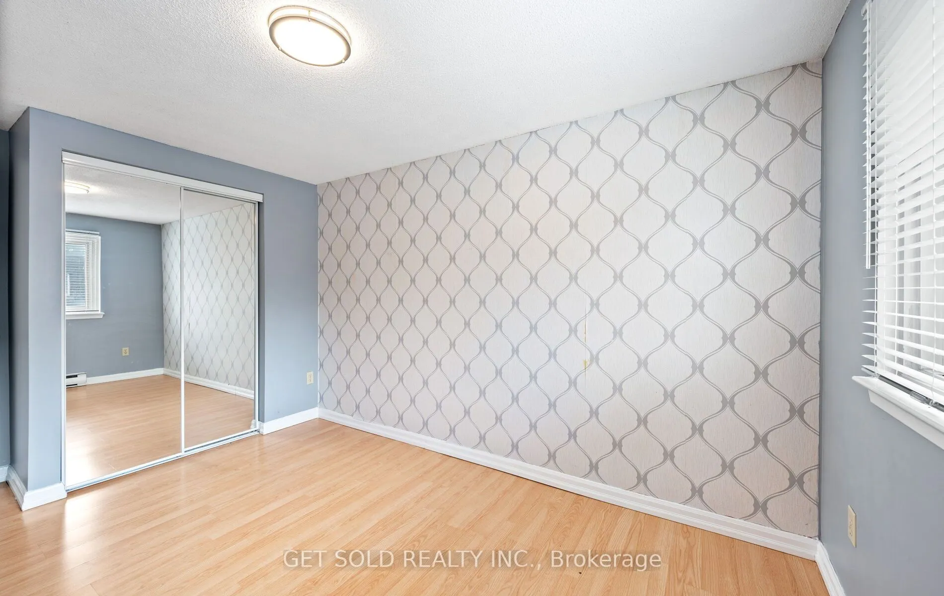6 Darras Court, #6