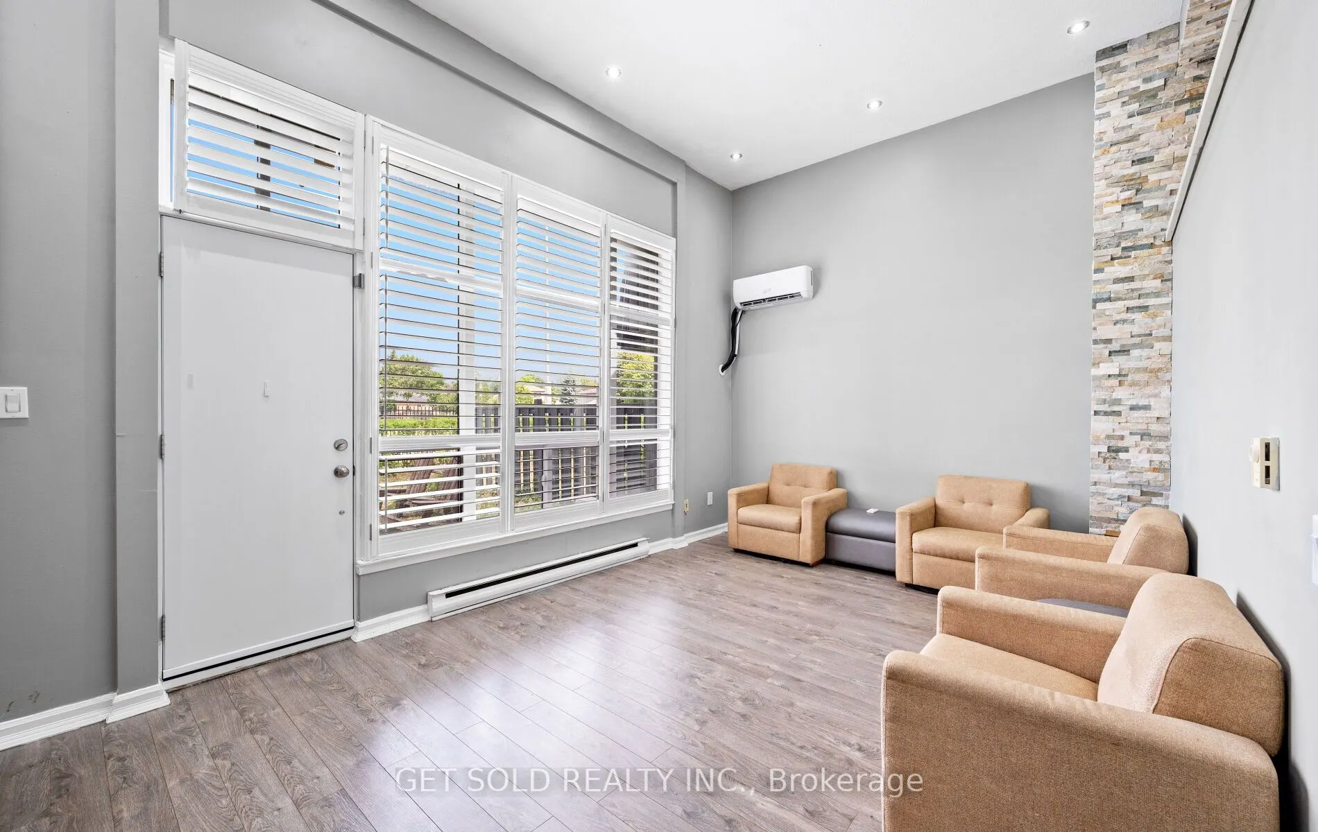 6 Darras Court, #6
