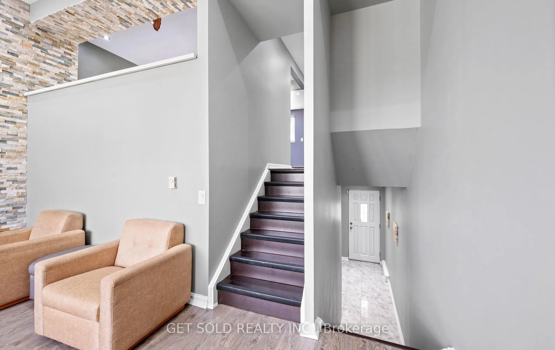 6 Darras Court, #6