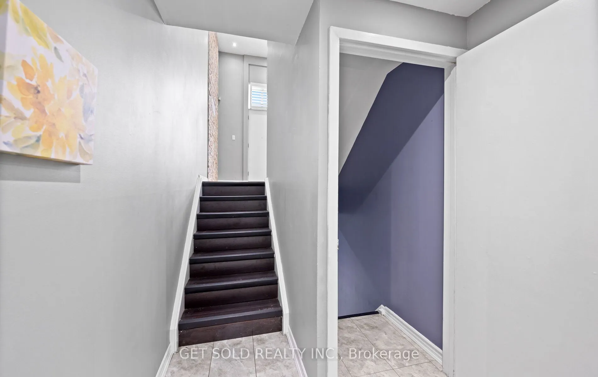 6 Darras Court, #6