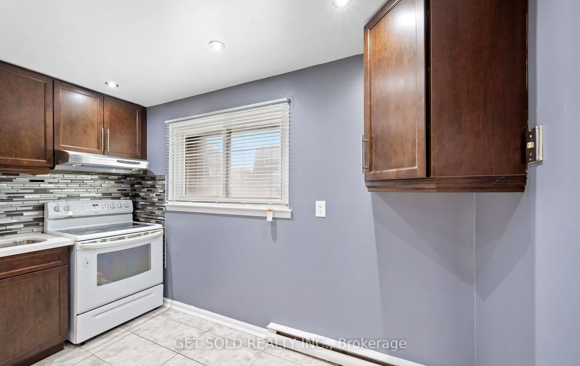 6 Darras Court, #6