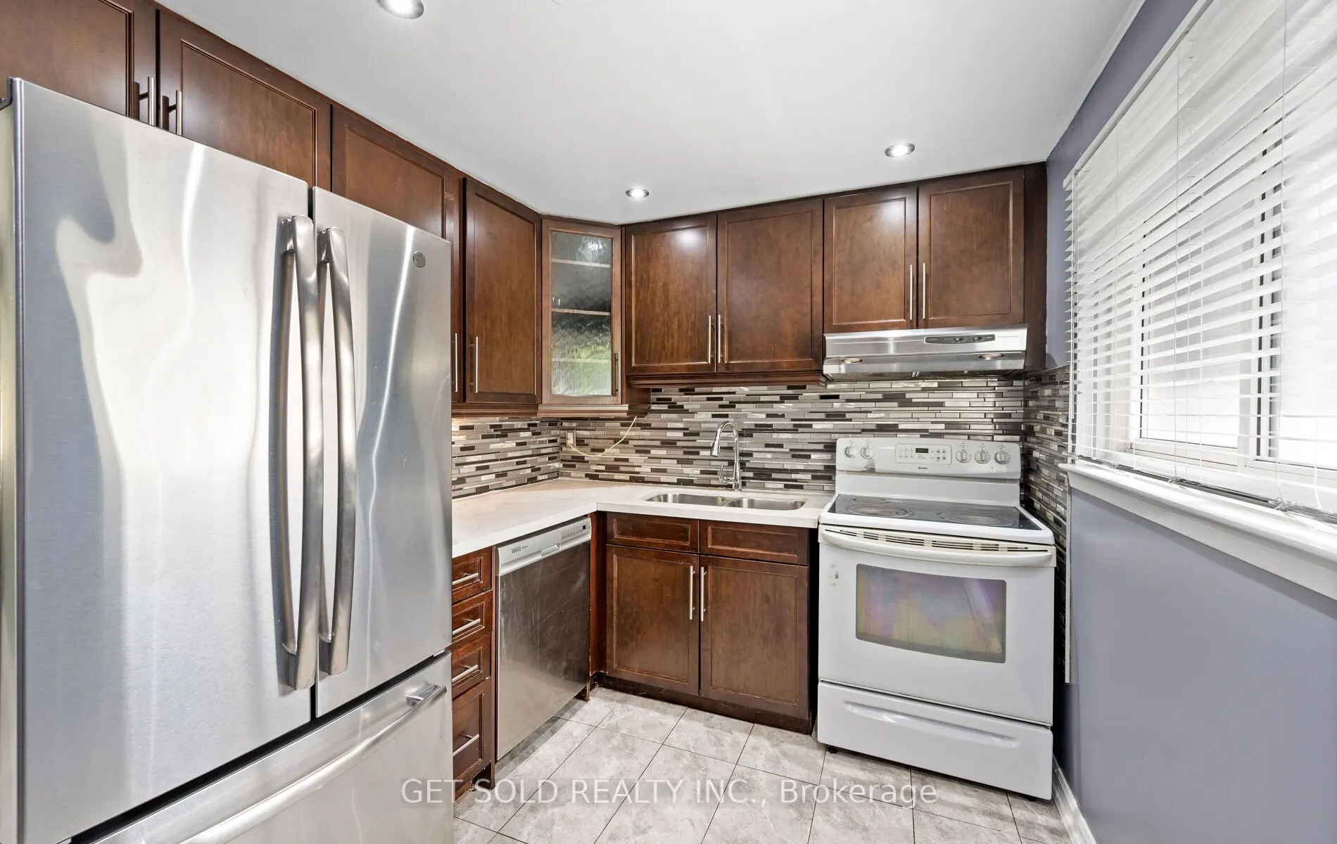 6 Darras Court, #6