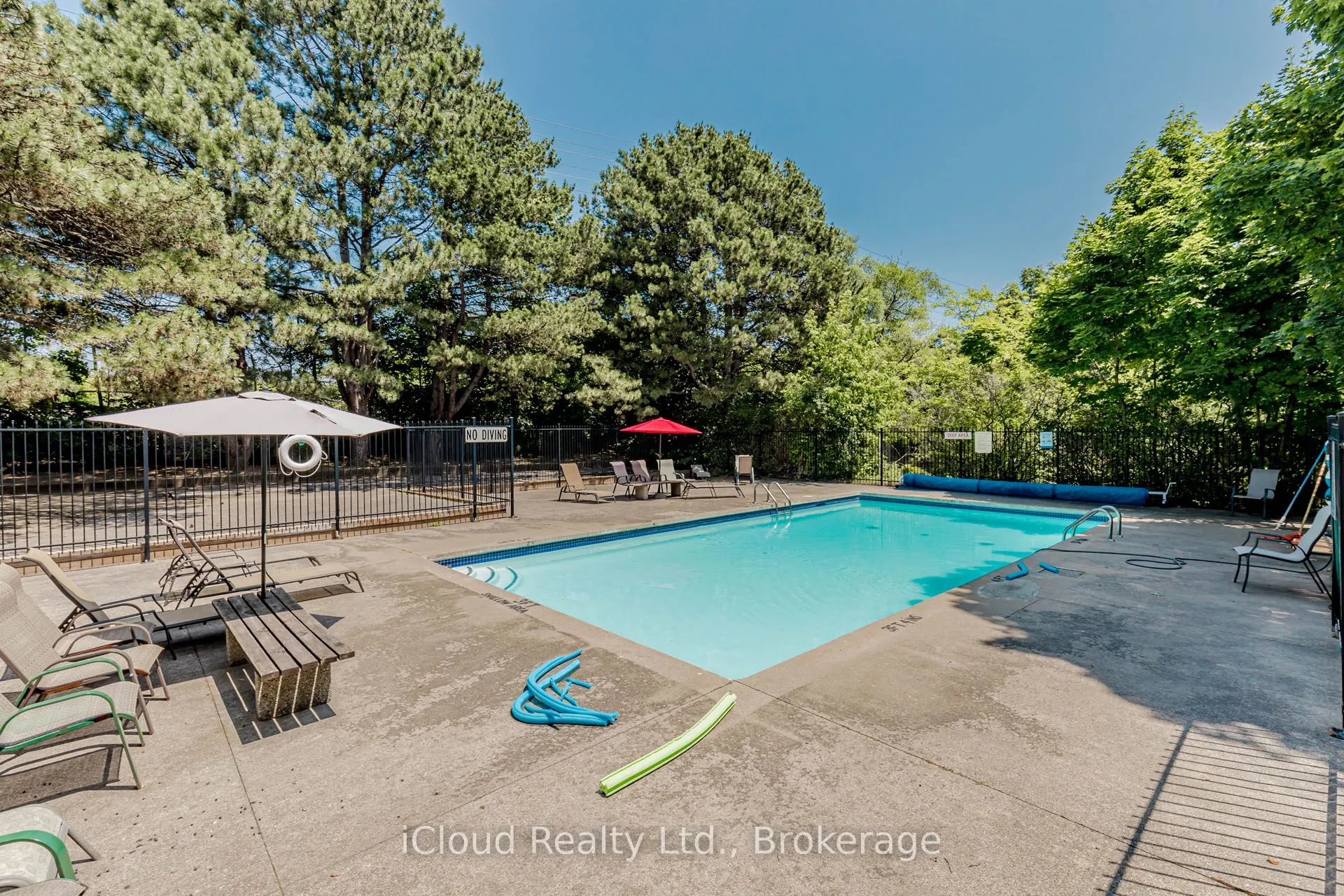 915 Inverhouse Drive, #42