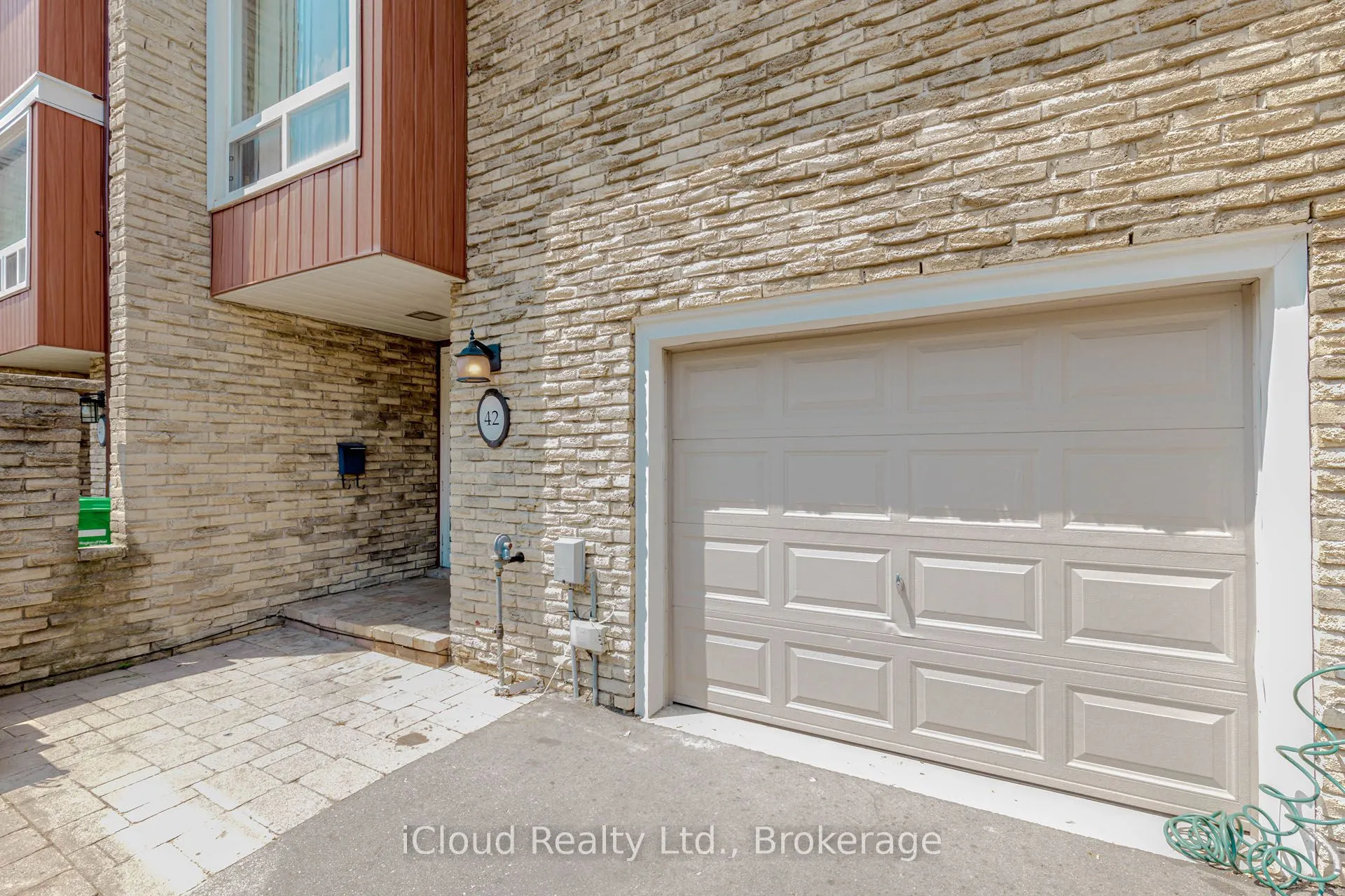 915 Inverhouse Drive, #42