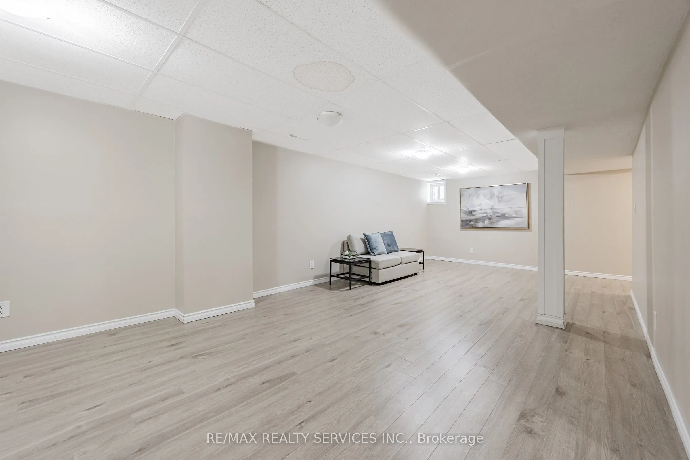 9 Garview Court