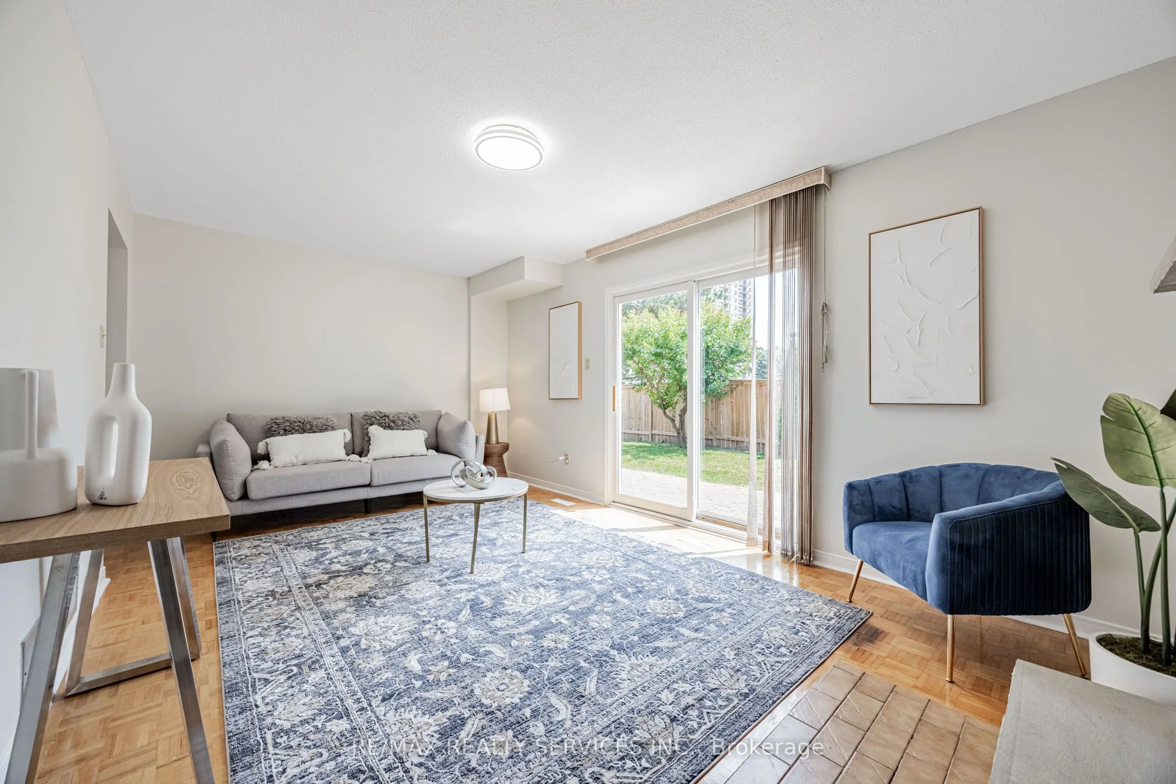 9 Garview Court