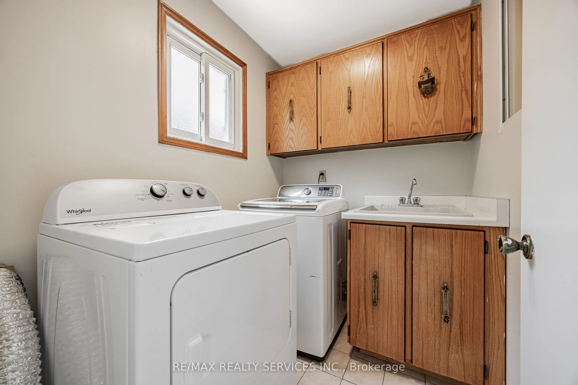 9 Garview Court