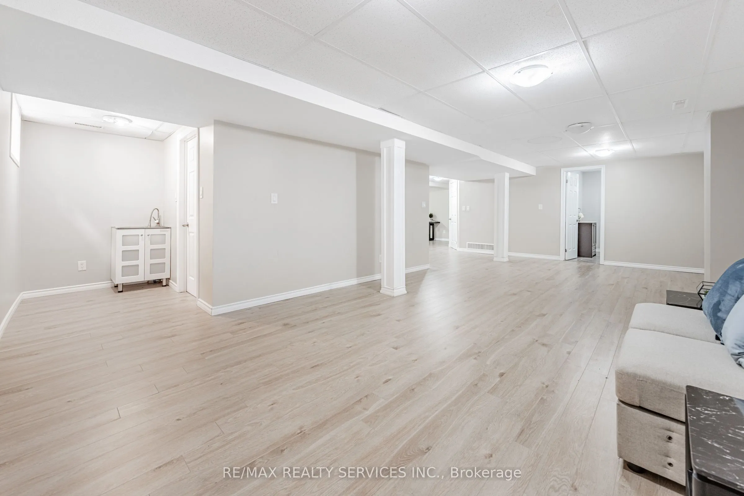 9 Garview Court