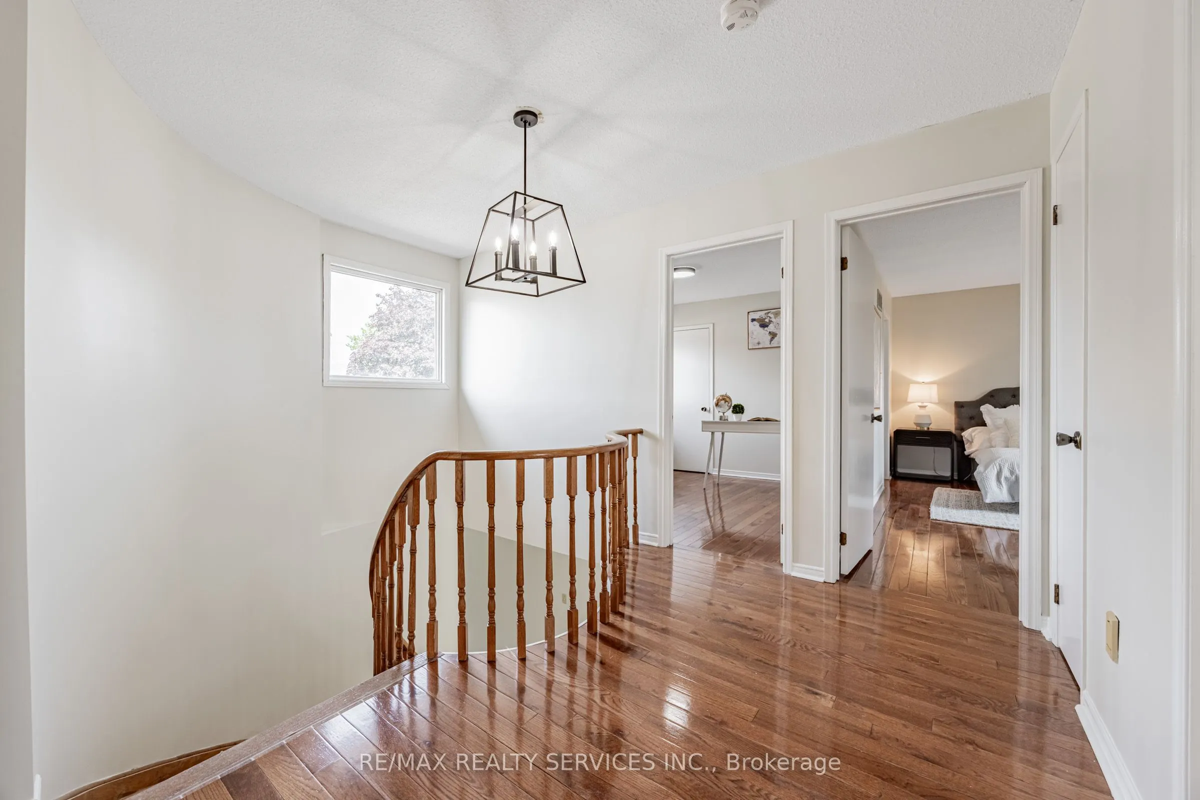 9 Garview Court
