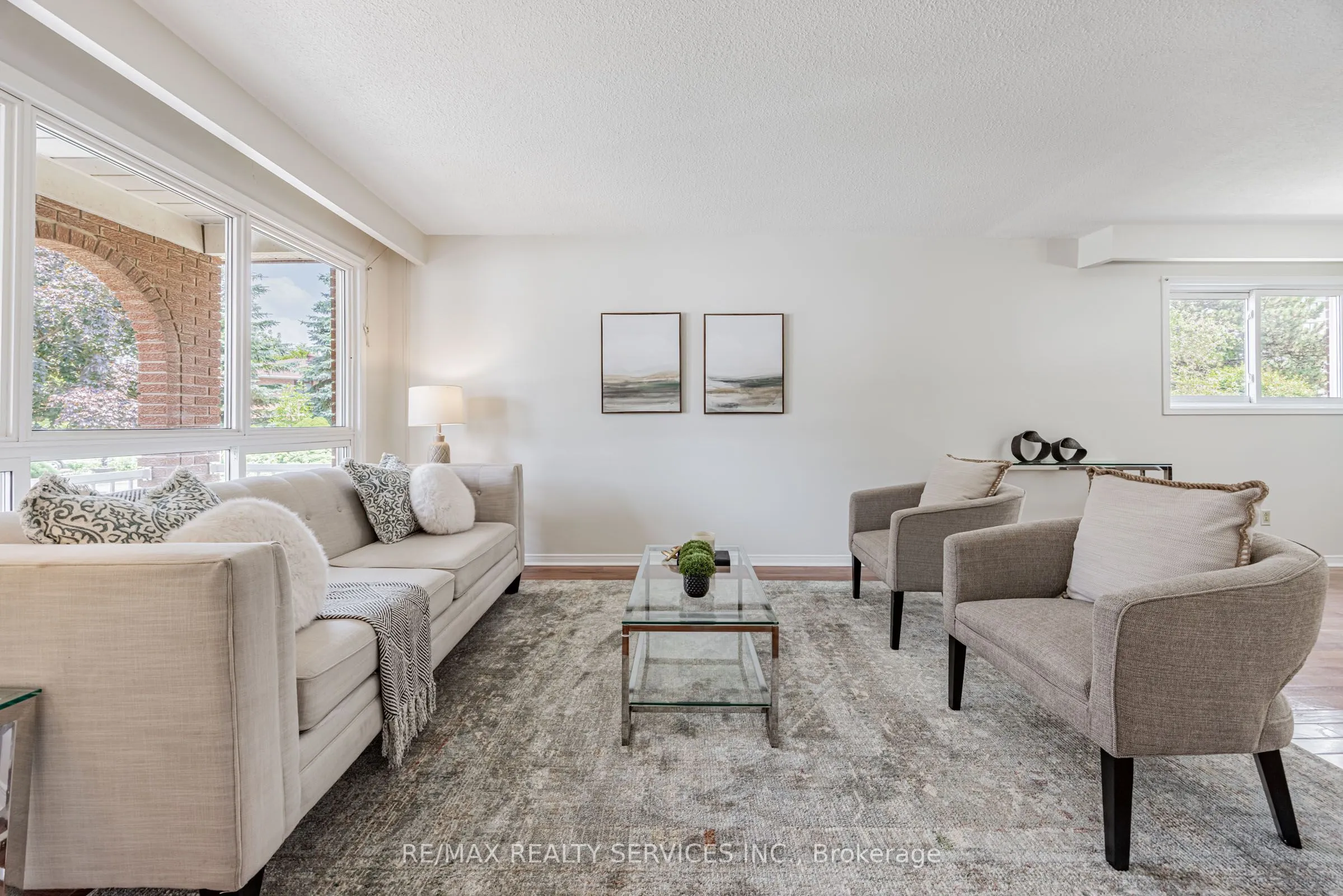 9 Garview Court
