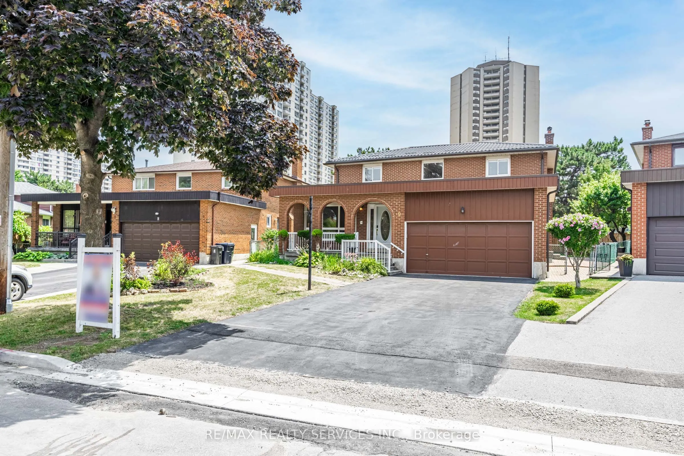 9 Garview Court