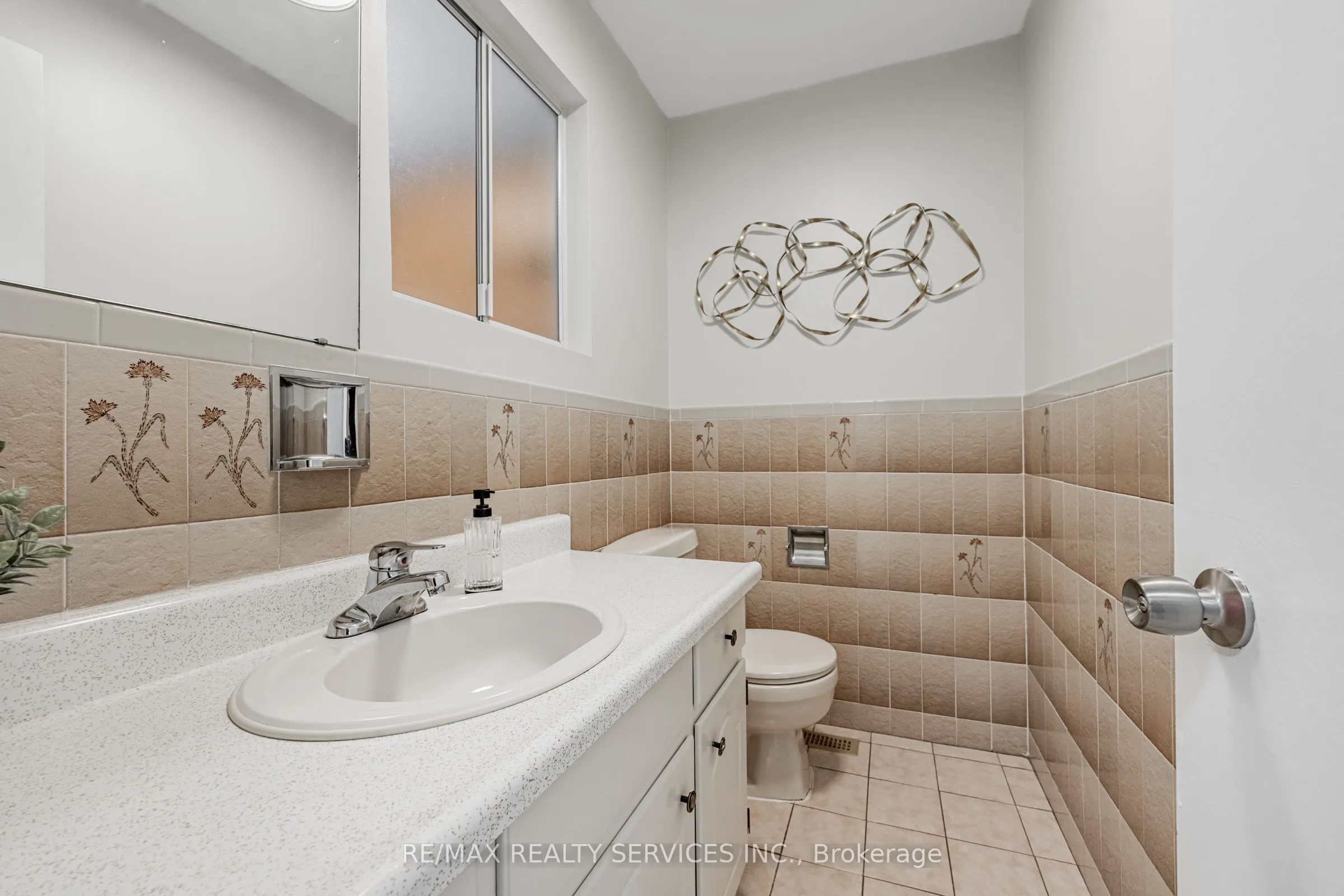 9 Garview Court