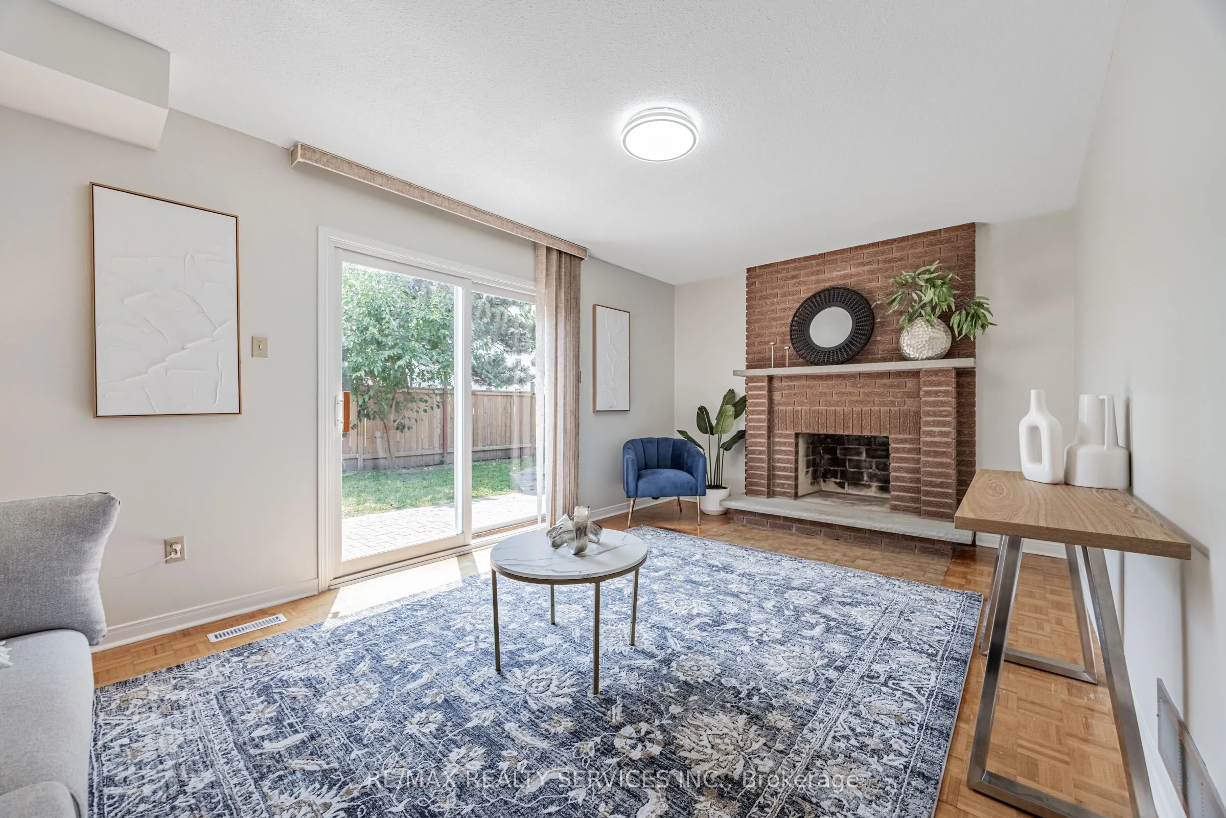 9 Garview Court