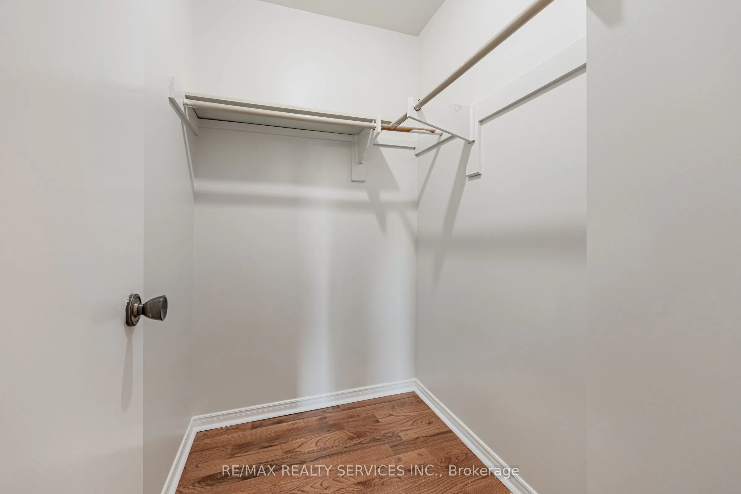 9 Garview Court