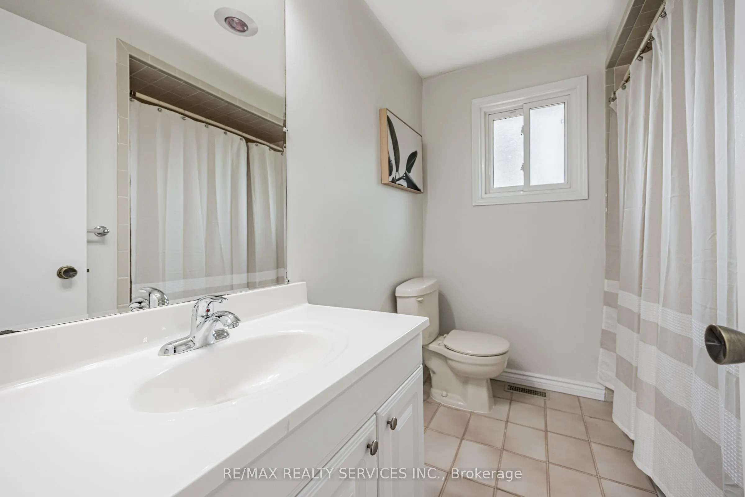 9 Garview Court