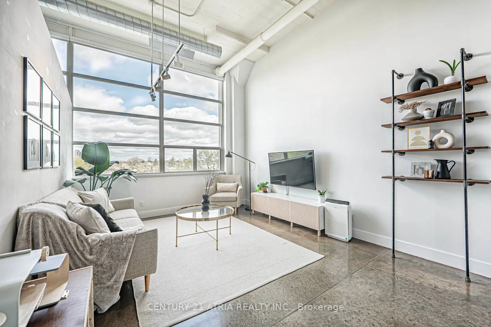 1001 Roselawn Avenue, #318