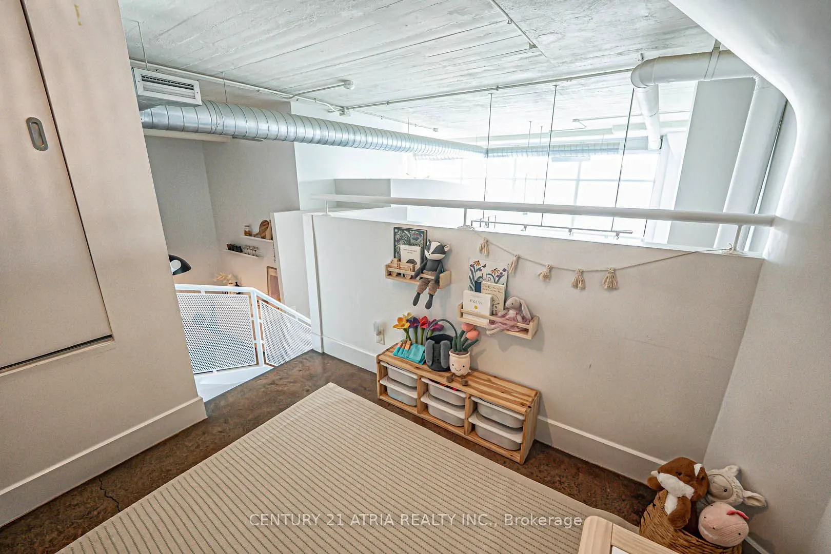 1001 Roselawn Avenue, #318