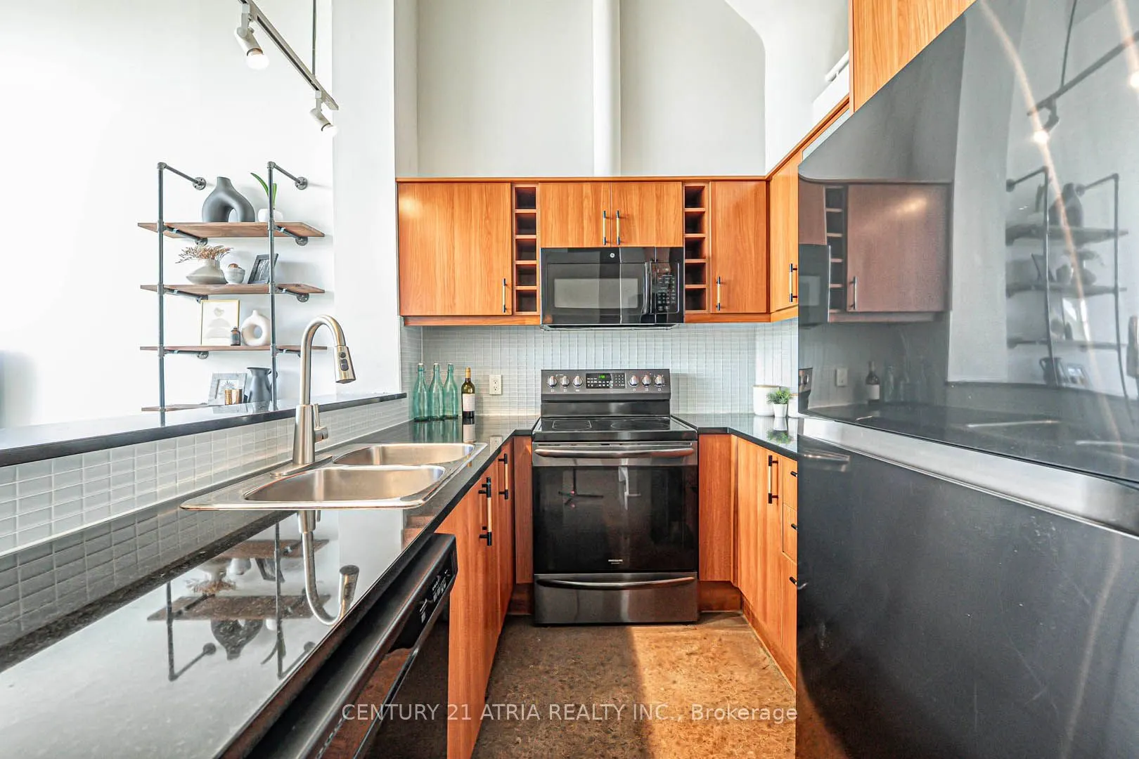 1001 Roselawn Avenue, #318
