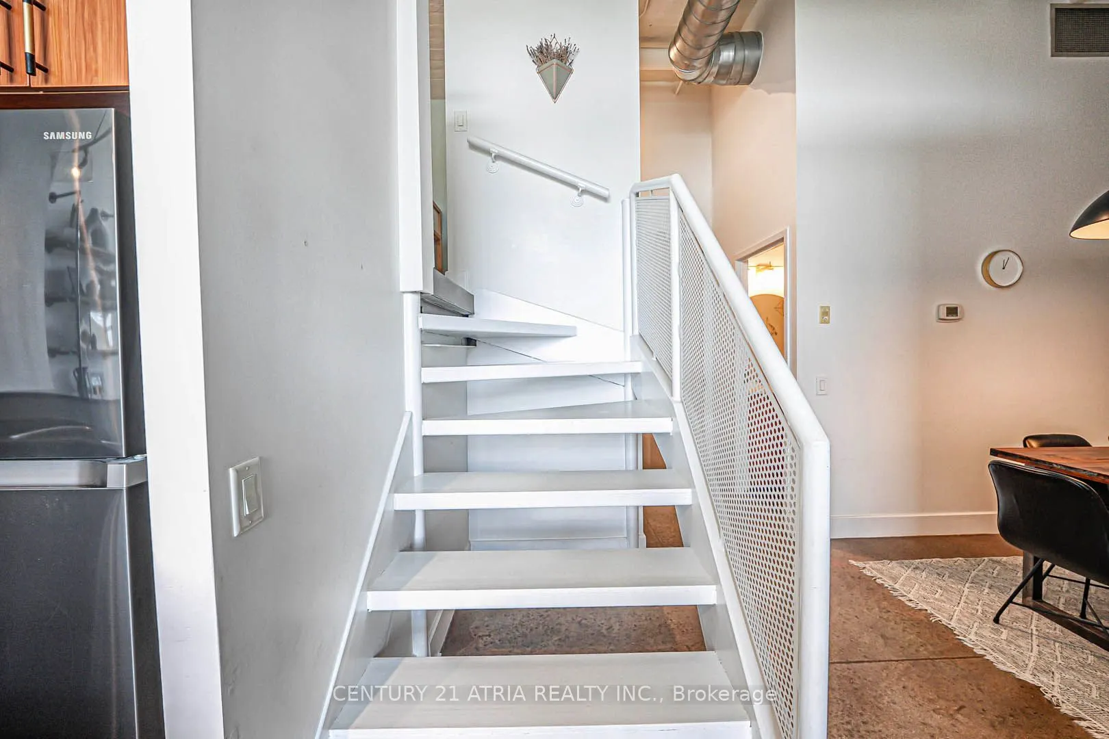 1001 Roselawn Avenue, #318