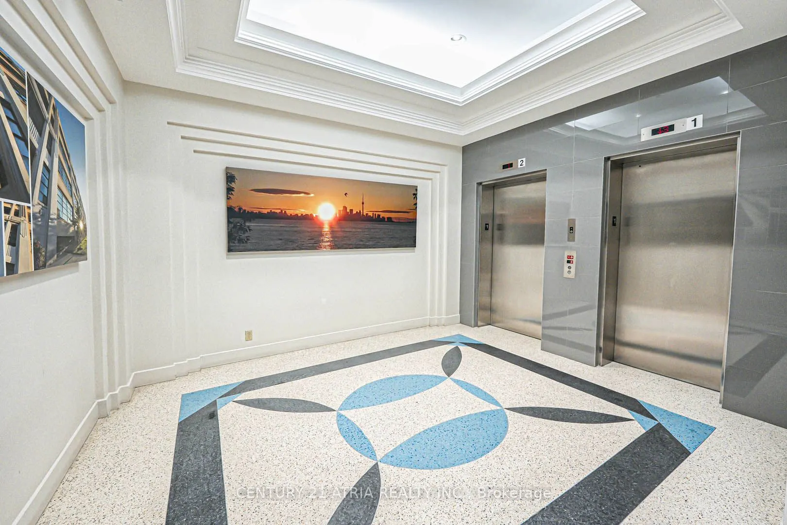 1001 Roselawn Avenue, #318