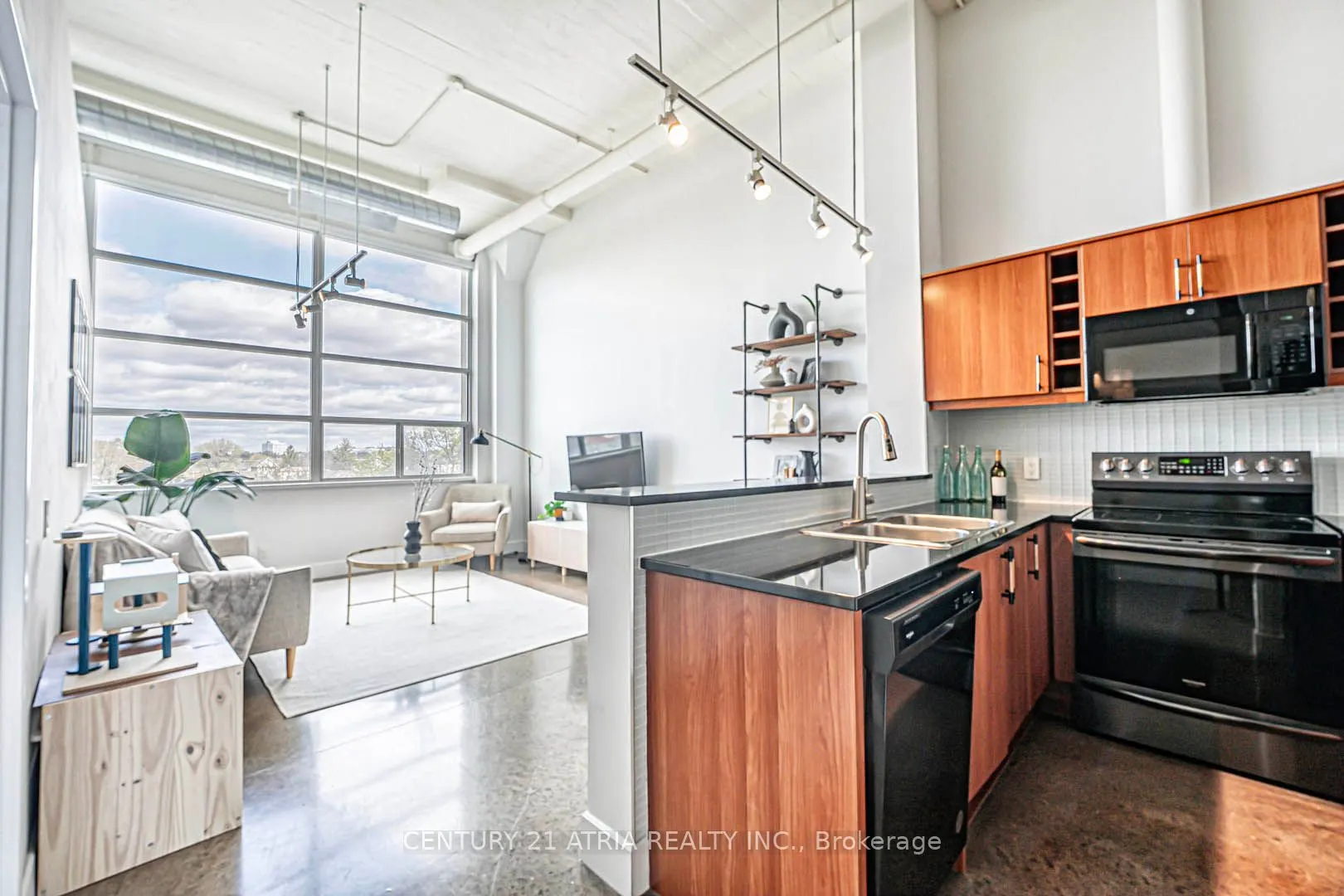 1001 Roselawn Avenue, #318