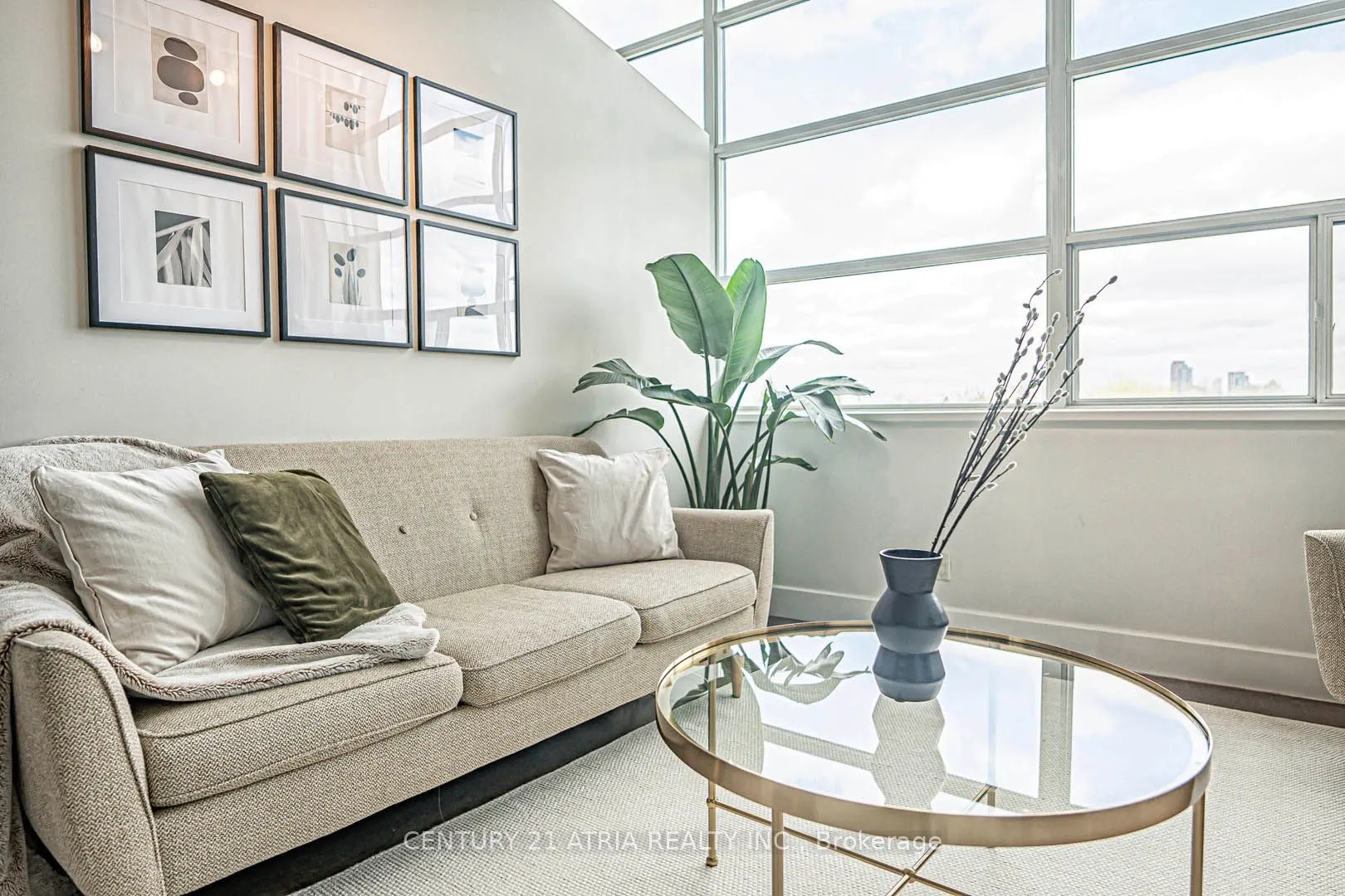 1001 Roselawn Avenue, #318