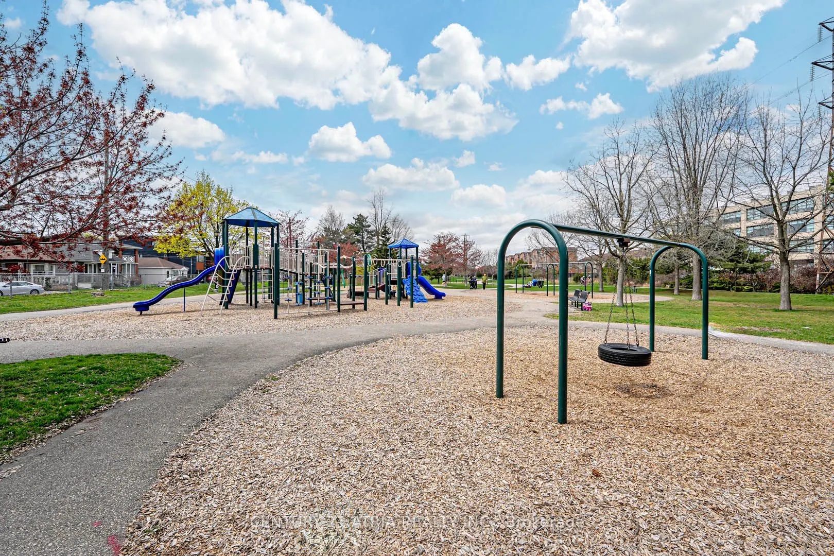 1001 Roselawn Avenue, #318