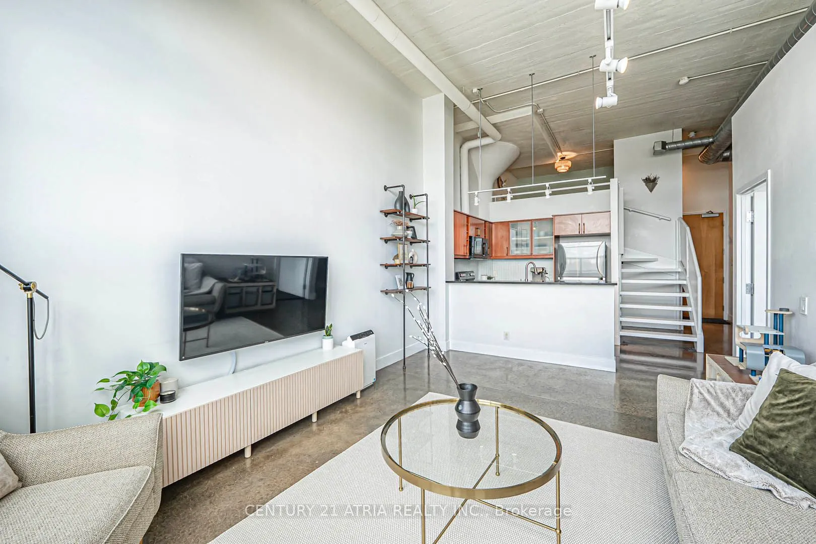 1001 Roselawn Avenue, #318