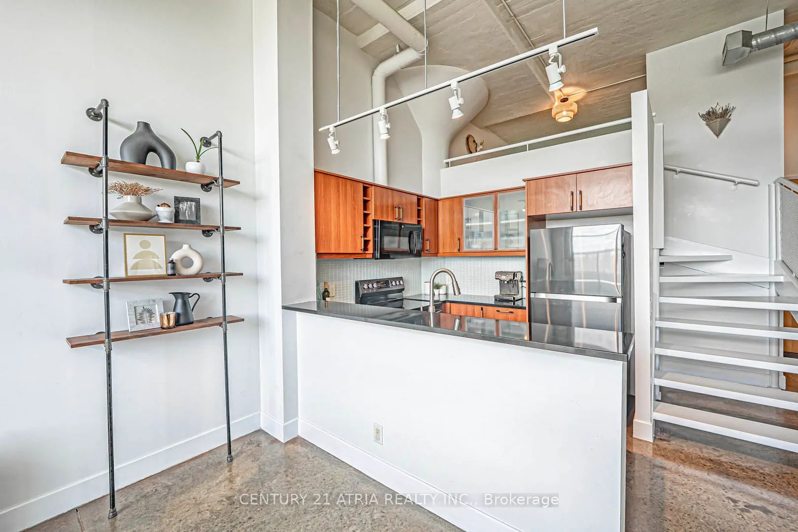 1001 Roselawn Avenue, #318