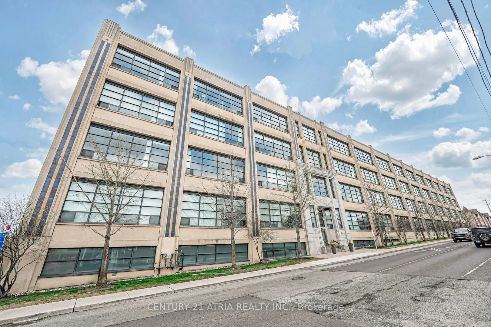 1001 Roselawn Avenue, #318