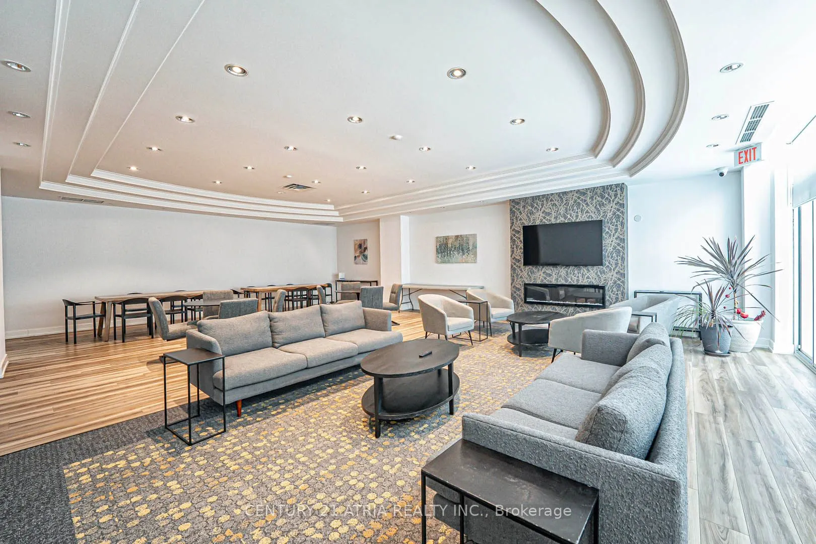 1001 Roselawn Avenue, #318