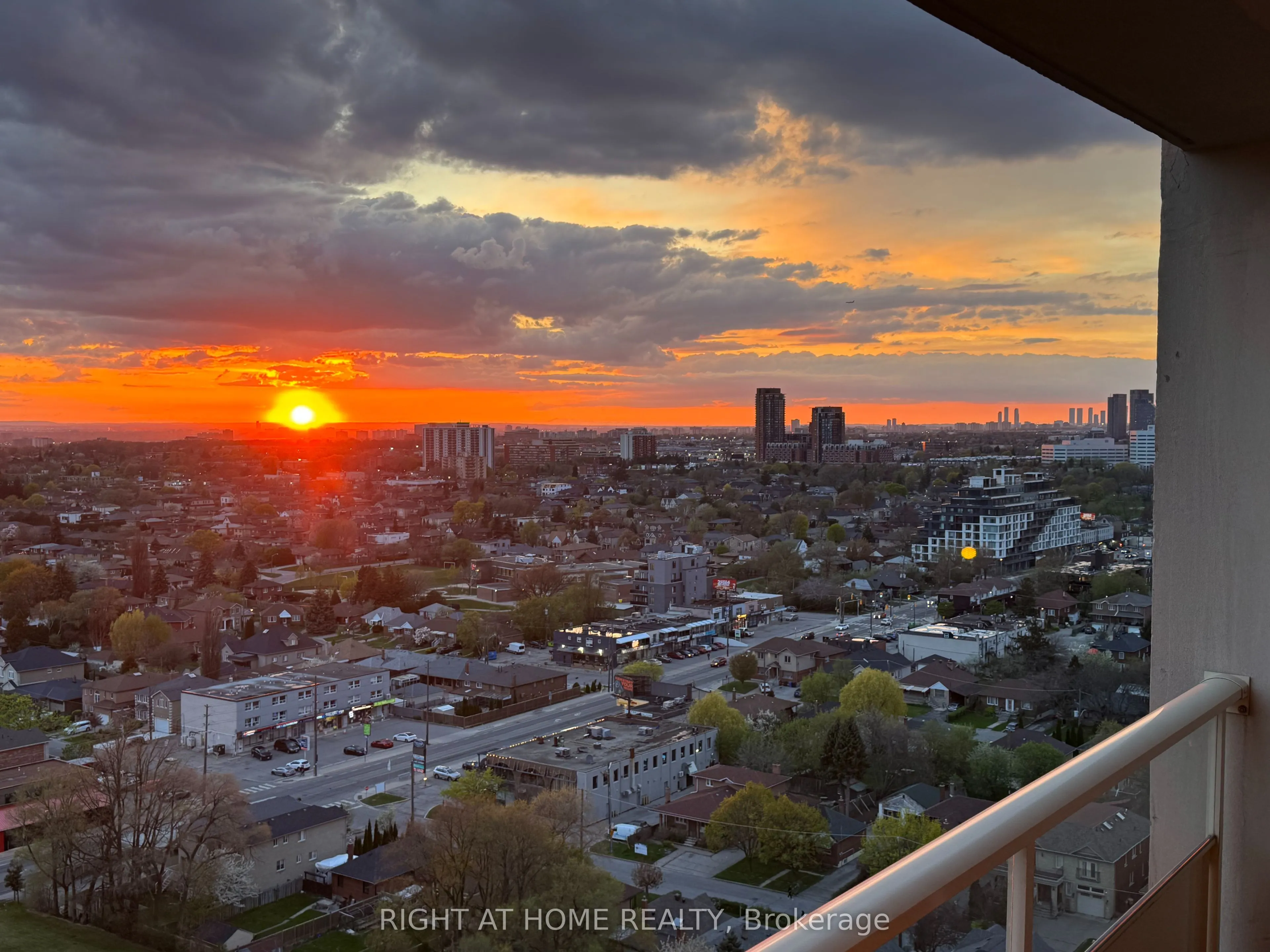 360 Ridelle Avenue, #2101
