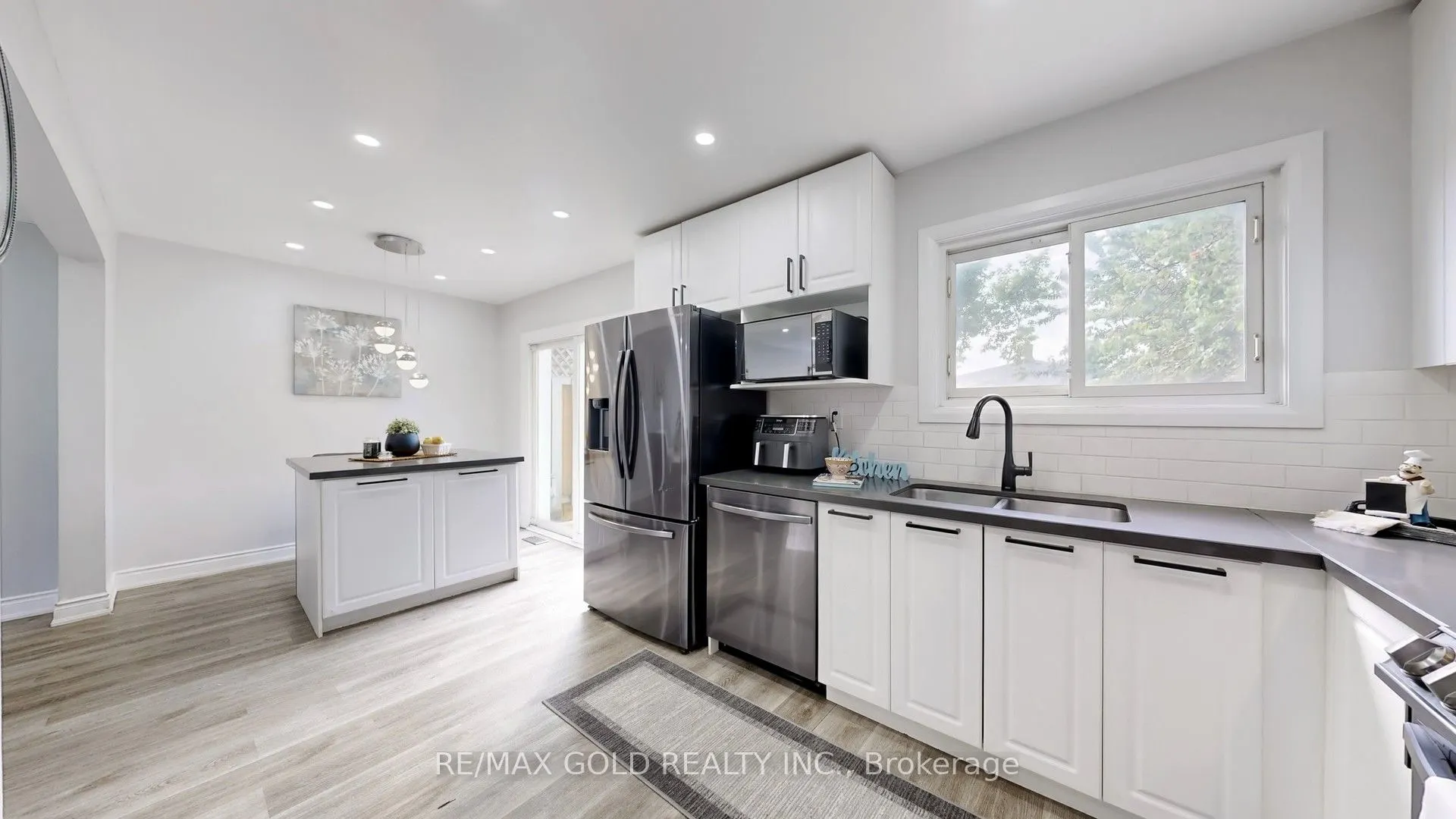 28 Navenby Crescent