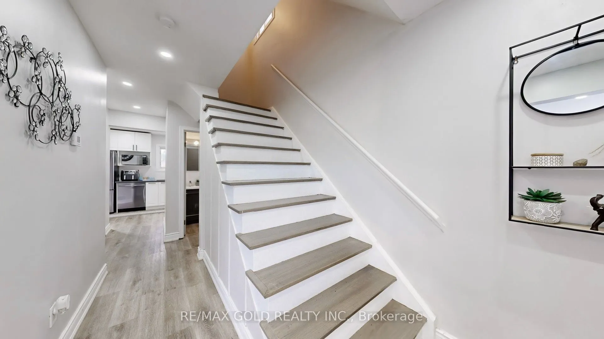 28 Navenby Crescent