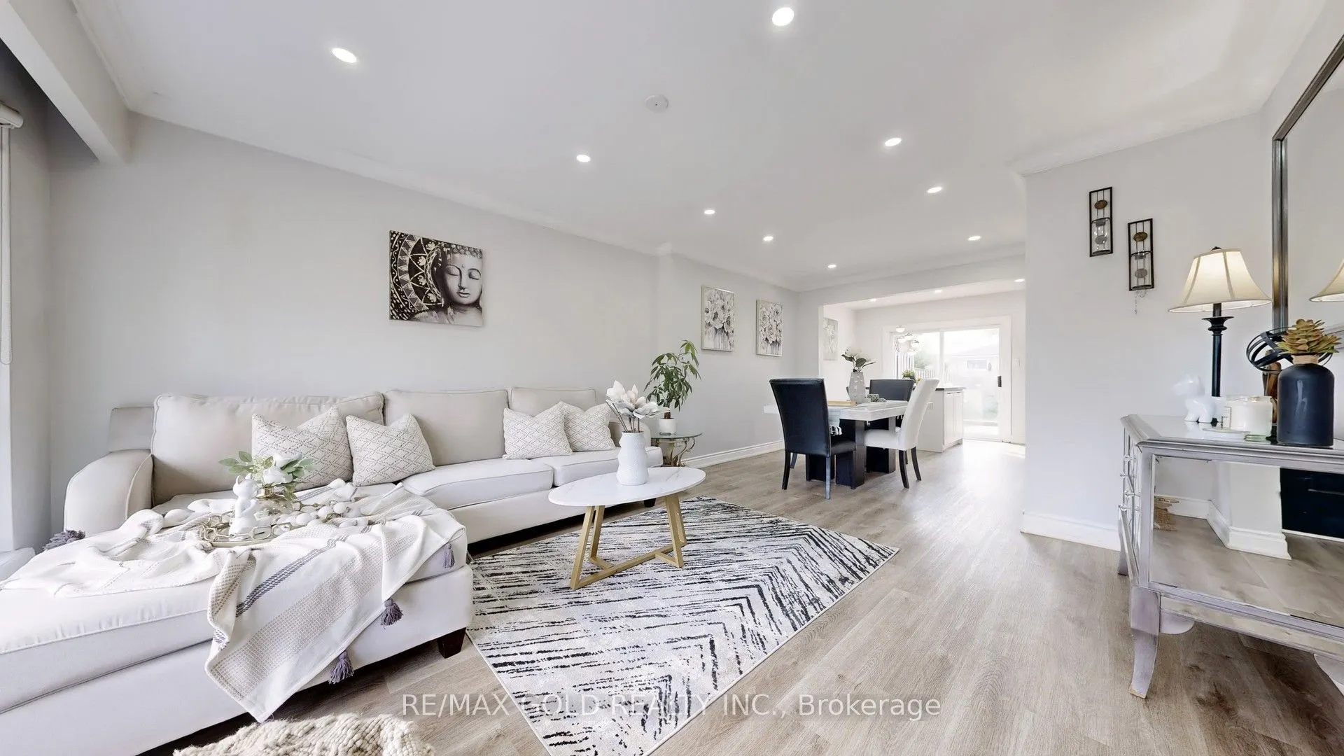 28 Navenby Crescent