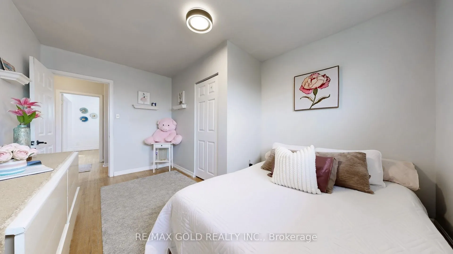 28 Navenby Crescent