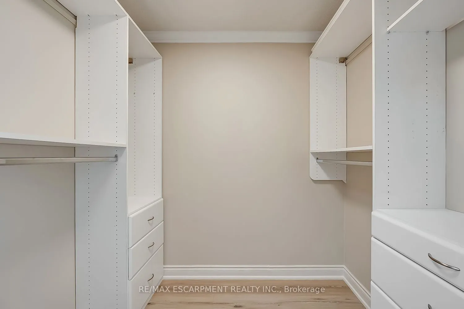 442 Maple Avenue, #408