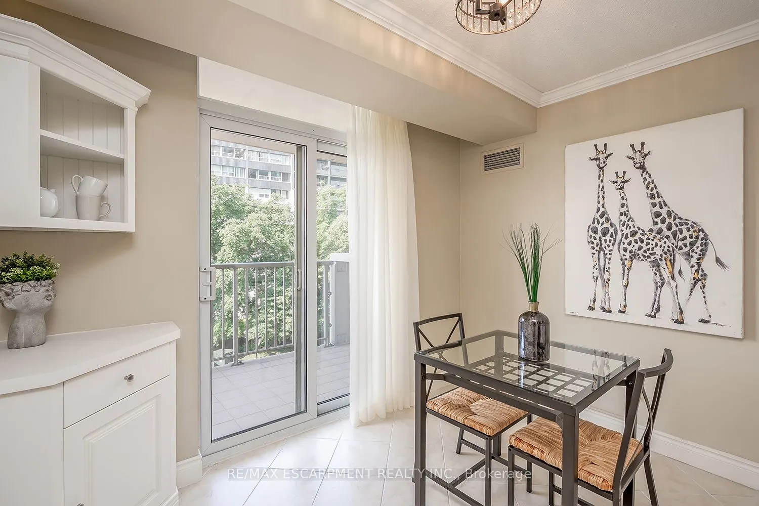 442 Maple Avenue, #408